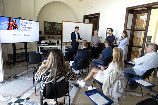 El Ayuntamiento de Benicàssim y la Universidad CEU Cardenal Herrera se alían para dinamizar el tejido empresarial del municipio