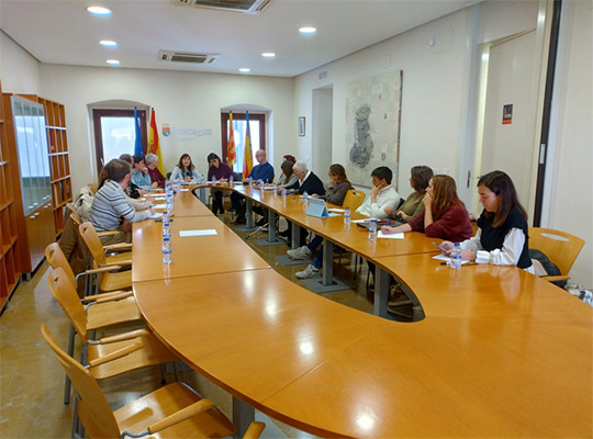 Benicàssim impulsa teatro y huertos escolares para promover la sostenibilidad desde la infancia