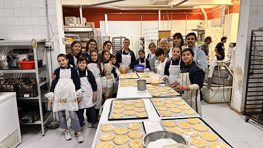 Benicàssim hornea 23.000 “coquetes de Sant Antoni” para honrar a su patrón en 2025 Benicàssim hornea 23.000 “coquetes de Sant Antoni” para honrar a su patrón en 2025