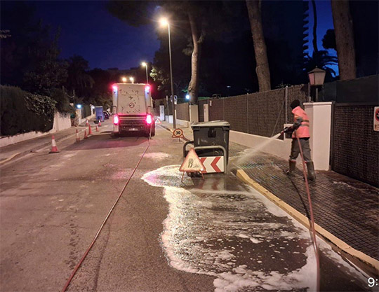 Benicàssim pone en marcha un plan intensivo de limpieza viaria en todo el término municipal