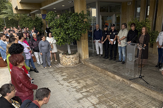 Benicàssim rinde homenaje a las víctimas de la DANA con un minuto de silencio y las banderas ondearán a media asta  