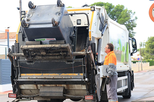 Benicàssim impulsa un servicio de recogida de residuos y limpieza viaria adaptado a las necesidades actuales y futuras de la localidad