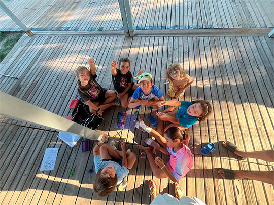 Las bibliotecas del Mar de Benicàssim organizan actividades para aprender inglés en la infancia durante julio y agosto 