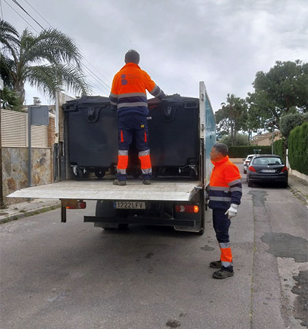 Benicàssim comienza la renovación de la totalidad de los contenedores del municipio con cerca de 3.000 contenedores en 600 islas