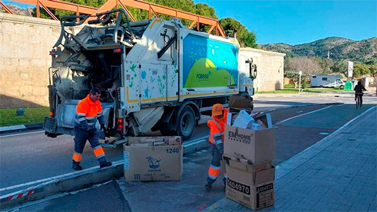 Benicàssim alcanza los 116 negocios adheridos al servicio de recogida puerta a puerta de cartón comercial