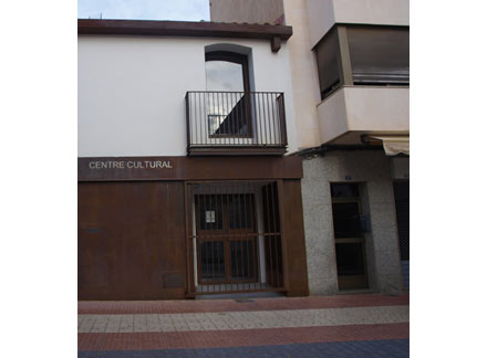 Benicàssim homenajea a sus personajes más ilustres mediante una nueva denominación de sus edificios municipales Benicàssim homenajea a sus personajes más ilustres mediante una nueva denominación de sus edificios municipales