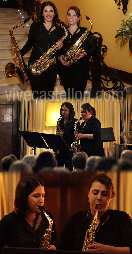 El dúo de saxofones Mantina en salón de la chimenea del Real Casino Antiguo de Castellón El dúo de saxofones Mantina en el Real Casino Antiguo de Castellón