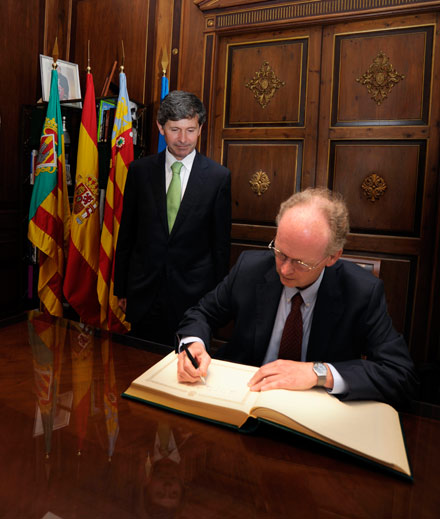 Embajador de Noruega, Johan Vibe
