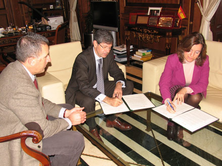acuerdo con la Fundación Comunidad Valenciana-Región Europea acuerdo con la Fundación Comunidad Valenciana-Región Europea