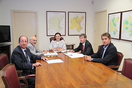 Alfonso Bataller verifica con la Confederación Hidrográfica del Júcar la limpieza del cauce del Río Seco Alfonso Bataller verifica con la Confederación Hidrográfica del Júcar la limpieza del cauce del Río Seco