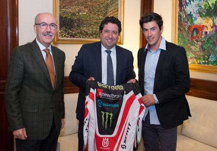 El piloto Joan Barreda explica su experiencia en el rally Dakar