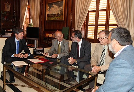 convenio de colaboración entre la Academia Valenciana de la Lengua (AVL) y la Fundación Cátedra Soler i Godes convenio de colaboración entre la Academia Valenciana de la Lengua (AVL) y la Fundación Cátedra Soler i Godes