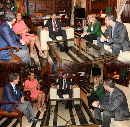 reunión de trabajo con la eurodiputada Eva Ortiz y el director general de Proyectos y Fondos Europeos de la Generalitat Valenciana reunión de trabajo con la eurodiputada Eva Ortiz y el director general de Proyectos y Fondos Europeos de la Generalitat Valenciana