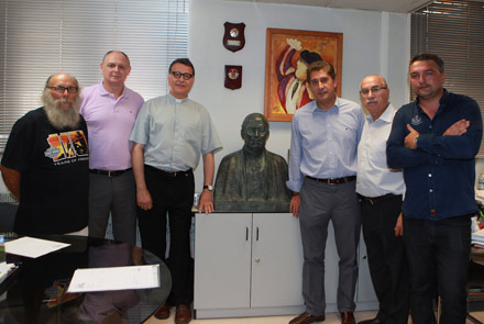 El busto de bronce de Cardona Vives se ubicará en la plaza del mismo nombre El busto de bronce de Cardona Vives se ubicará en la plaza del mismo nombre
