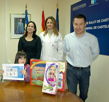 El Hospital Universitari General de Castelló premia la postal de Balma, niña de 5 años, en su concurso navideño El Hospital Universitari General de Castelló premia la postal de Balma, niña de 5 años, en su concurso navideño