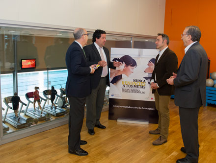 La Diputación subvenciona un abono para que los desempleados puedan disfrutar de la Piscina Provincial con la mitad de cuota La Diputación subvenciona un abono para que los desempleados puedan disfrutar de la Piscina Provincial con la mitad de cuota