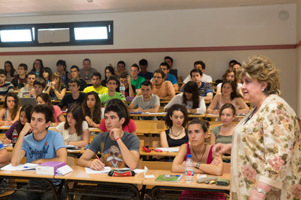Los alumnos de Medicina de la UJI realizan un curso sobre legislación sanitaria Los alumnos de Medicina de la UJI realizan un curso sobre legislación sanitaria
