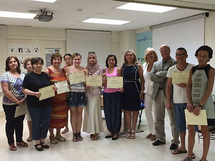 entrega de diplomas del taller de “Atención y Cuidados a Personas Mayores” entrega de diplomas del taller de “Atención y Cuidados a Personas Mayores”