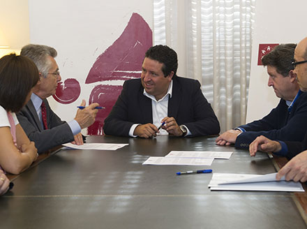 La Diputación y Lavalin ya trabajan para que los bomberos estén plenamente operativos cuando opere el Aeropuerto de Castellón