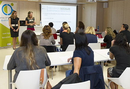 La Red de Innovación y Calidad Social refuerza la formación de los equipos sociales para atender a enfermos mentales graves La Red de Innovación y Calidad Social refuerza la formación de los equipos sociales para atender a enfermos mentales graves