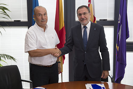 La UJI y Residencial Azahar del Mediterráneo convocarán un premio de investigación sobre el Alzheimer La UJI y Residencial Azahar del Mediterráneo convocarán un premio de investigación sobre el Alzheimer