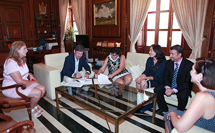 Nuevo contrato de suministro de vales de compra para personas necesitadas Nuevo contrato de suministro de vales de compra para personas necesitadas