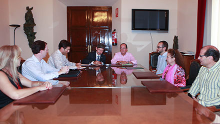 Firma del contrato para el inicio de las obras en el edificio de la antigua sede de Hacienda de Castellón