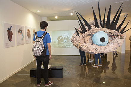 Empapel-arte, exposición colectiva en la UJI que muestra las posibilidades artísticas del papel