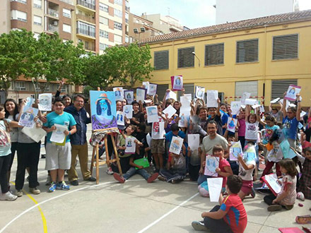 Bolumar “enseña a pintar” en el Colegio Cervantes de Castellón