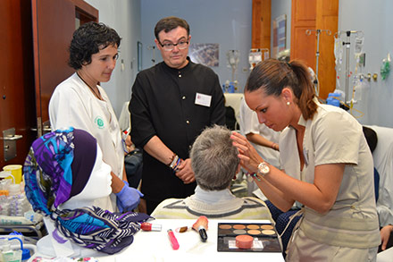 El Hospital Provincial de Castellón pone en marcha talleres de estética para las pacientes con cáncer El Hospital Provincial de Castellón pone en marcha talleres de estética para las pacientes con cáncer
