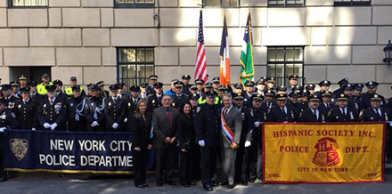 Agentes de Castellón en el desfile de la Hispanidad en Nueva York