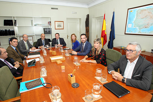 Compromiso de mejora del servicio alternativo de autobuses entre Castellón y Valencia