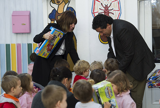 Campaña solidaria para llevar juguetes a las familias más desfavorecidas de la provincia Campaña solidaria para llevar juguetes a las familias más desfavorecidas de la provincia