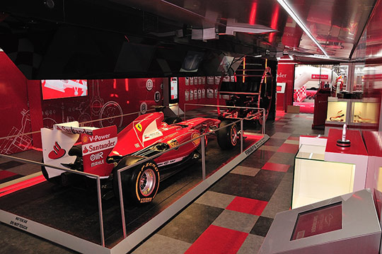 El Ferrari de Fernando Alonso llega al Puerto Azahar Castellón del 2 al 4 de agosto 