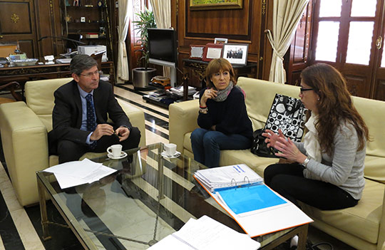 Representantes de los enfermos de Hepatitis C se reúnen con el Alcalde de Castellón Representantes de los enfermos de Hepatitis C se reúnen con el Alcalde de Castellón