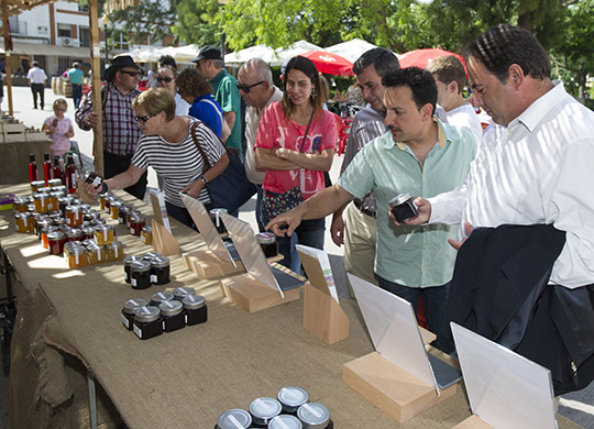 La Diputación de Castellón impulsará cerca de 50 ferias comerciales como reclamo turístico para atraer visitantes a los pueblos La Diputación de Castellón impulsará cerca de 50 ferias comerciales como reclamo turístico para atraer visitantes a los pueblos
