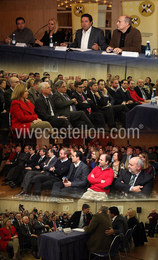 Javier Moliner imparte la conferencia "Tots a una veu: escucha y participación en el proyecto provincial"