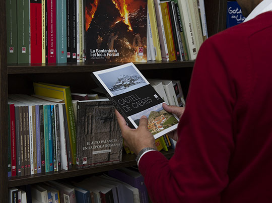 La Diputación de Castellón publica un centenar de libros en los últimos cuatro años La Diputación de Castellón publica un centenar de libros en los últimos cuatro años