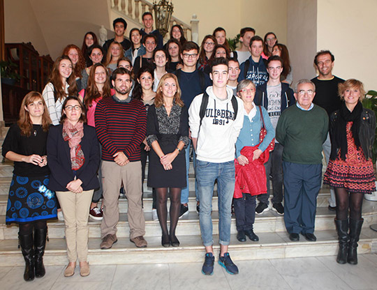 Estudiantes franceses de intercambio visitan el Ayuntamiento de Castellón