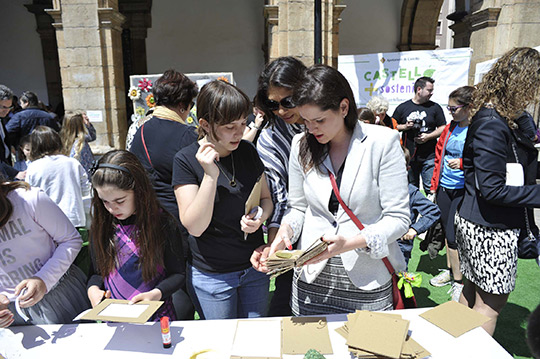 decoración navideña ecológica con la campaña Castellón + Sostenible