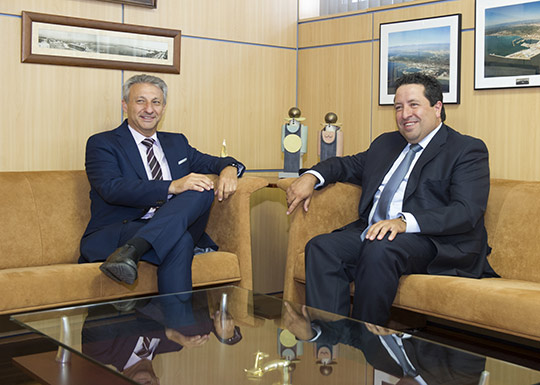 La Diputación y el Puerto potenciarán la promoción del sector cerámico La Diputación y el Puerto potenciarán la promoción del sector cerámico