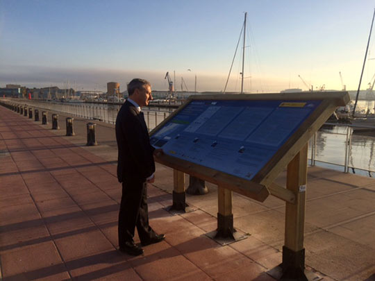 El Moll de Costa acoge un panel divulgativo de las Columbretes 