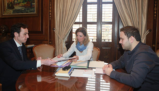 Convenio para evitar cortes de luz y gas a familias en situación de emergencia social