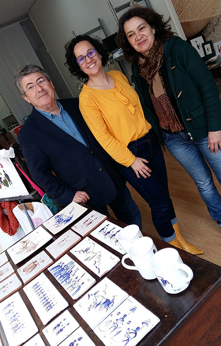 Lorenzo Ramírez lleva sus motivos magdaleneros a la cerámica