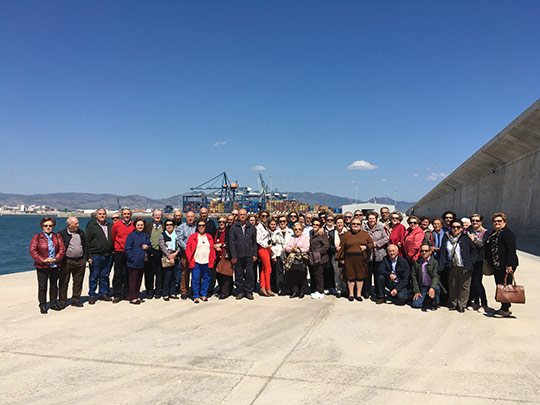 Jubilados de Cabanes  visitan PortCastelló