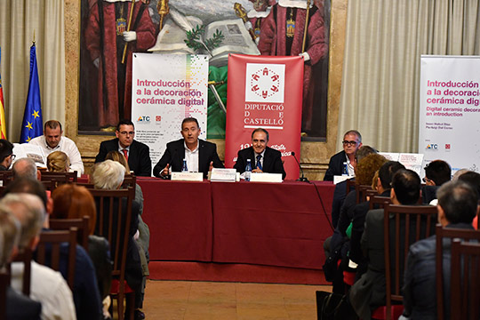 Presentación del libro ´Introducción a la Decoración Cerámica Digital Presentación del libro ´Introducción a la Decoración Cerámica Digital