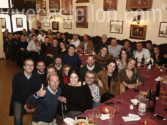 El equipo del banco Mediolanum de Castellón celebra la Navidad El equipo del banco Mediolanum de Castellón celebra la Navidad