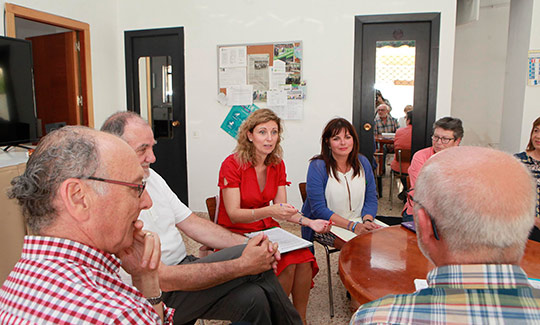 El Ayuntamiento de Castellón estudiará ampliar el ‘menjar a casa’ y la asistencia a domicilio a toda la población mayor