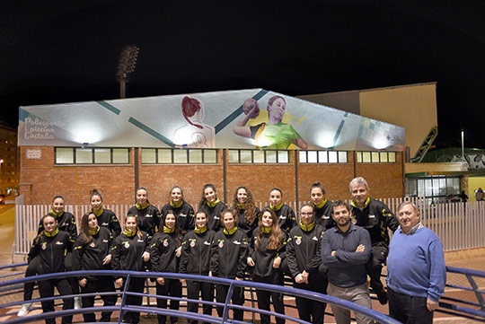 Homenaje al equipo de Balonmano Femenino de Castellón por alcanzar la División de Honor