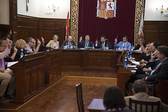Moliner logra la unanimidad de todos los grupos políticos para que la Diputación haga la mayor inversión de la historia en los pueblos